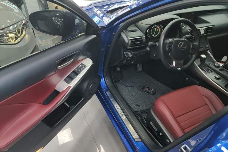 Used Lexus IS 2017 300 F SPORT Edition Driver Seat