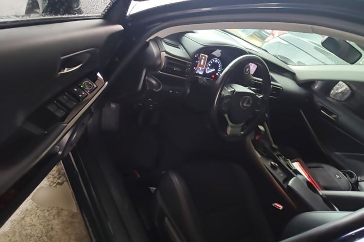 Used Lexus IS 2017 300 Leading Edition Driver Seat