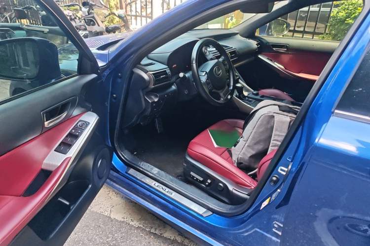 Used Lexus IS 2017 300 F SPORT Edition Driver Seat
