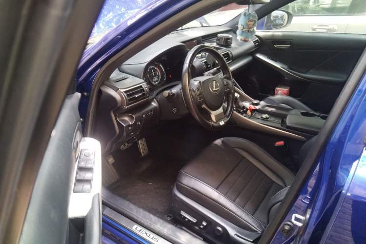 Used Lexus IS 2017 300 F SPORT Edition Driver Seat