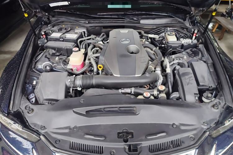 Used Lexus IS 2017 300 Leading Edition Engine Bay