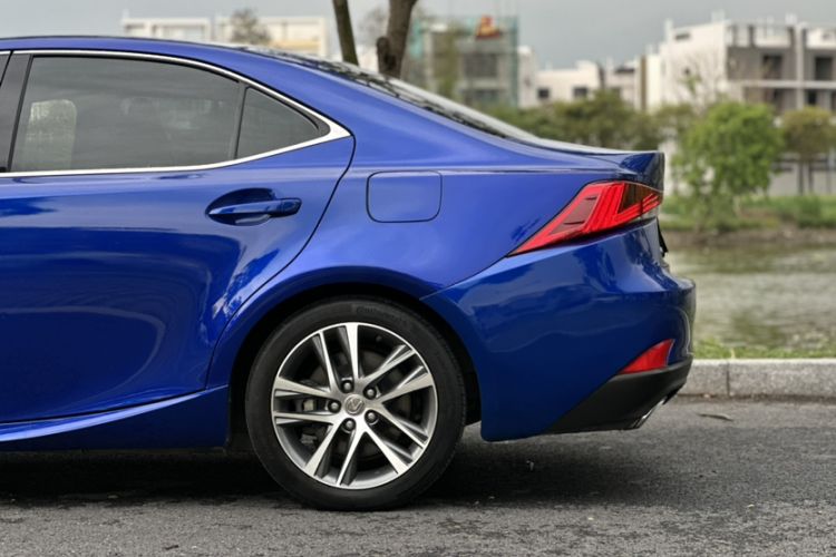 Used Lexus IS 2017 300 F SPORT Edition Exterior 2