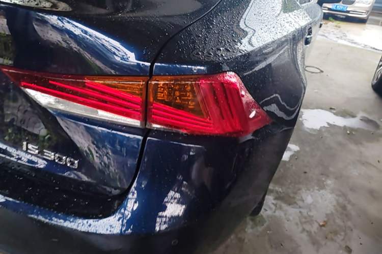 Used Lexus IS 2017 300 Leading Edition Exterior 3