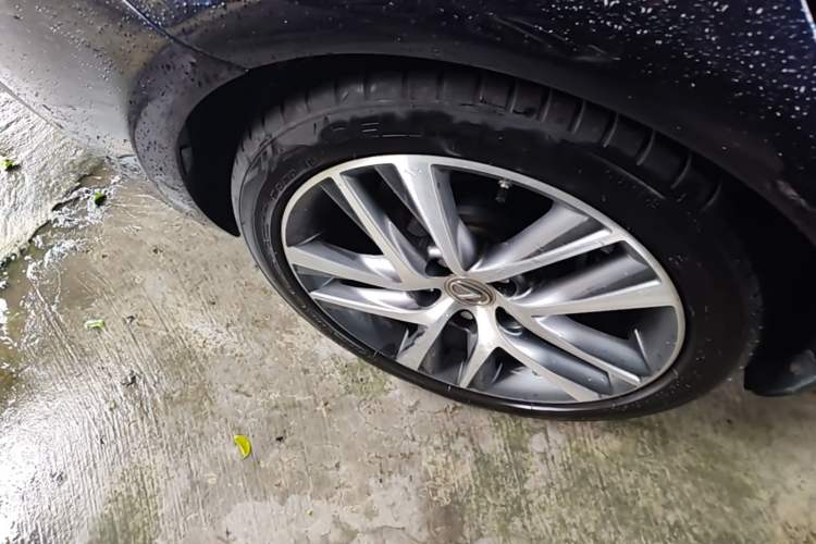 Used Lexus IS 2017 300 Leading Edition Exterior 5