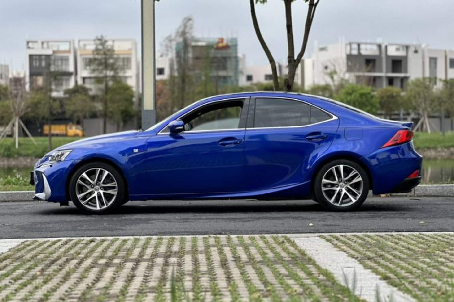 Used Lexus IS 2017 300 F SPORT Edition Exterior 6