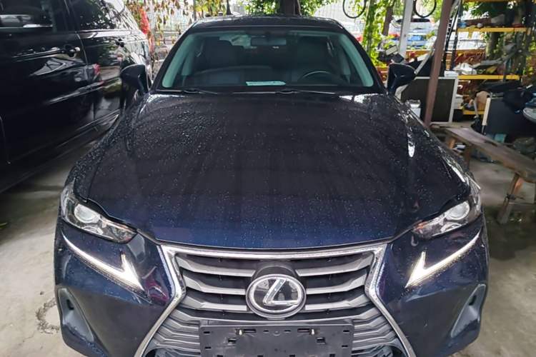 Used Lexus IS 2017 300 Leading Edition Front