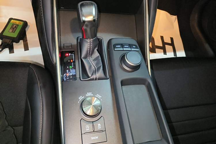 Used Lexus IS 2017 300 F SPORT Edition Gear Lever
