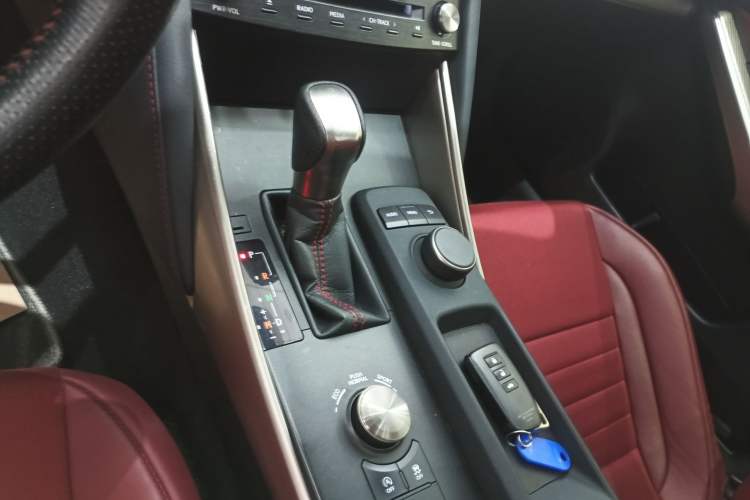 Used Lexus IS 2017 300 F SPORT Edition Gear Lever