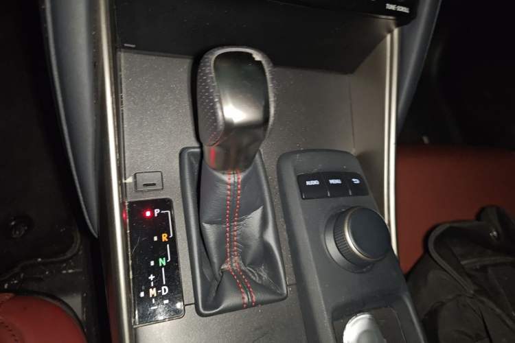 Used Lexus IS 2017 300 F SPORT Edition Gear Lever