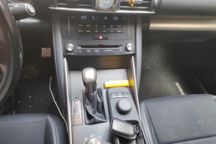 Used Lexus IS 2017 300 F SPORT Edition Gear Lever