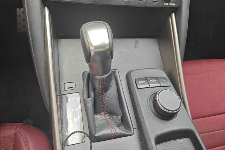 Used Lexus IS 2017 300 F SPORT Edition Gear Lever