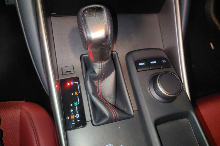 Used Lexus IS 2017 300 F SPORT Edition Gear Lever
