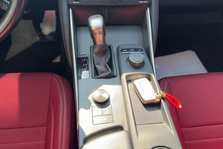 Used Lexus IS 2017 300 F SPORT Edition Gear Lever
