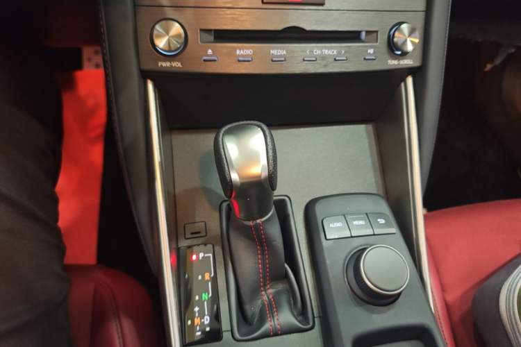 Used Lexus IS 2017 300 F SPORT Edition Gear Lever