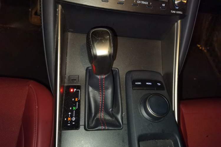 Used Lexus IS 2017 300 F SPORT Edition Gear Lever