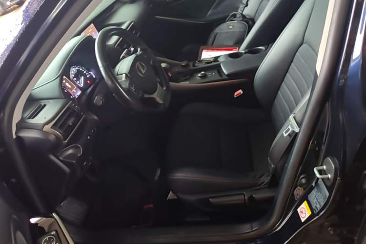 Used Lexus IS 2017 300 Leading Edition Left Front Seat
