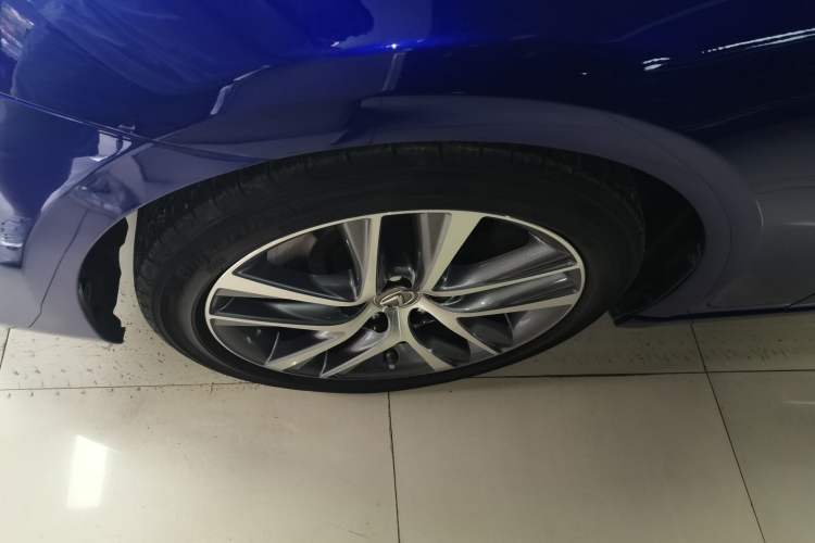 Used Lexus IS 2017 300 F SPORT Edition Left Front Wheel Hub