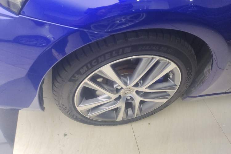 Used Lexus IS 2017 300 F SPORT Edition Left Front Wheel Hub