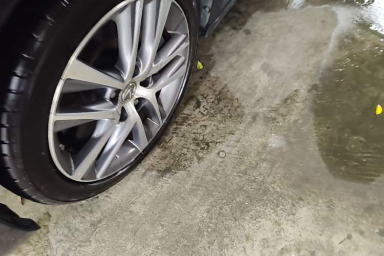 Used Lexus IS 2017 300 Leading Edition Left Front Wheel Hub