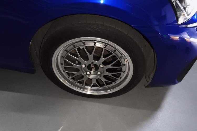 Used Lexus IS 2017 300 F SPORT Edition Right Front Wheel Hub
