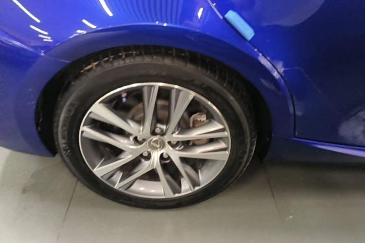 Used Lexus IS 2017 300 F SPORT Edition Right Rear Wheel Hub