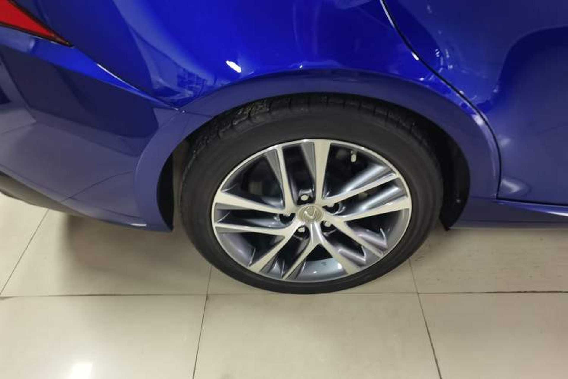 Used Lexus IS 2017 300 F SPORT Edition Right Rear Wheel Hub