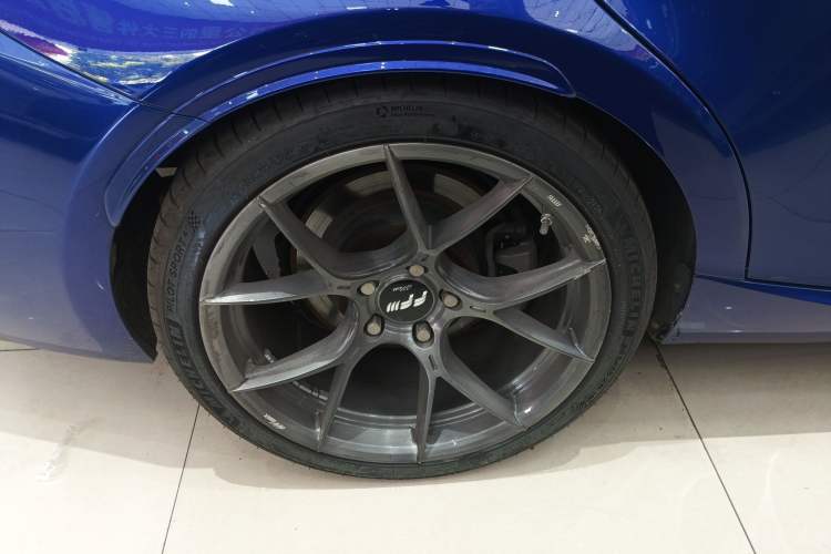 Used Lexus IS 2017 300 F SPORT Edition Right Rear Wheel Hub