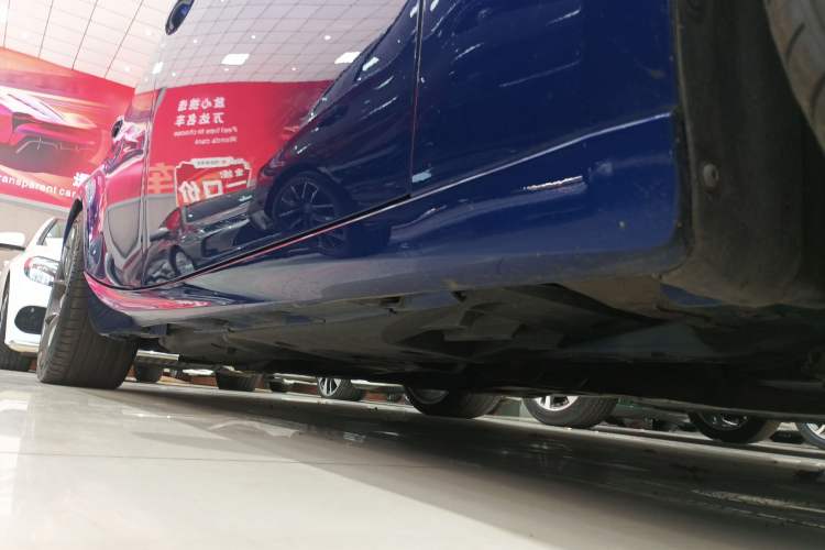 Used Lexus IS 2017 300 F SPORT Edition Right Side Sill