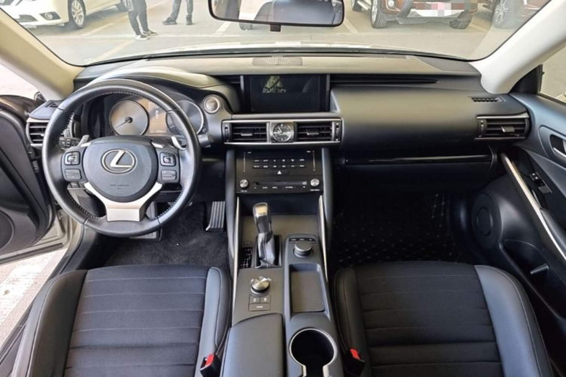Used Lexus IS 2017 300 Leading Edition Center Console