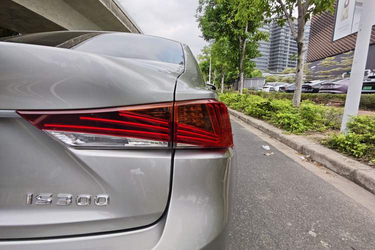 Used Lexus IS 2017 300 FENGSHANG Edition Exterior 8