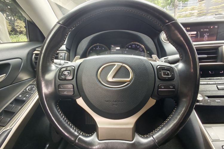 Used Lexus IS 2017 300 FENGSHANG Edition Interior 6