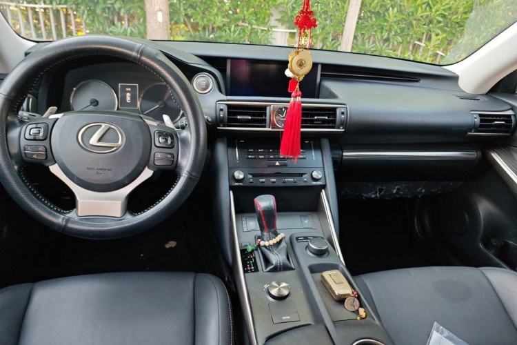 Used Lexus IS 2017 300 FENGSHANG Edition Center Console