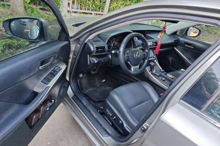 Used Lexus IS 2017 300 FENGSHANG Edition Driver Seat
