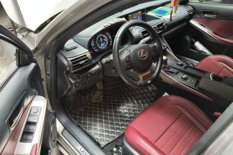 Used Lexus IS 2017 300 F SPORT Edition Driver Seat
