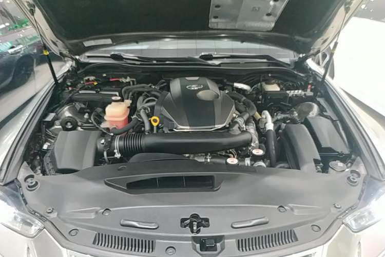 Used Lexus IS 2017 300 FENGSHANG Edition Engine Bay