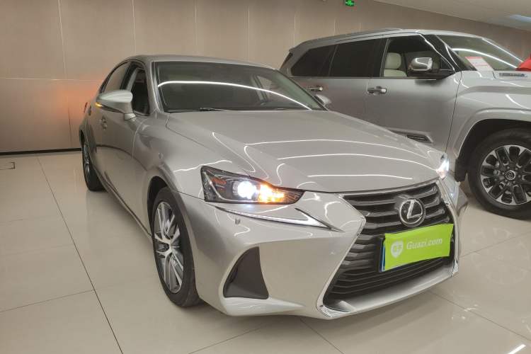 Used Lexus IS 2017 300 Leading Edition Front Right 45 Deg