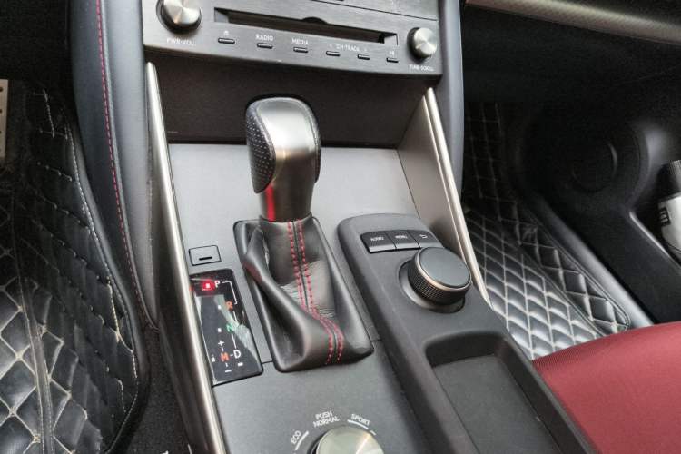 Used Lexus IS 2017 300 F SPORT Edition Gear Lever