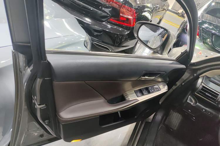 Used Lexus IS 2017 300 FENGSHANG Edition Interior 7