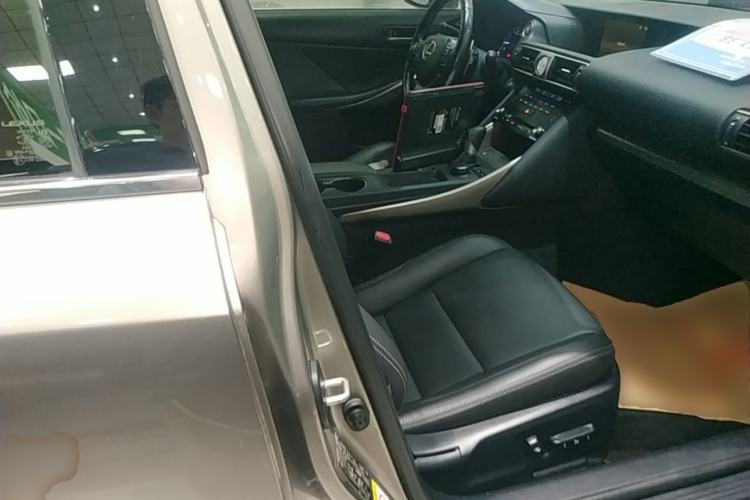 Used Lexus IS 2017 300 FENGSHANG Edition Right Front Seat