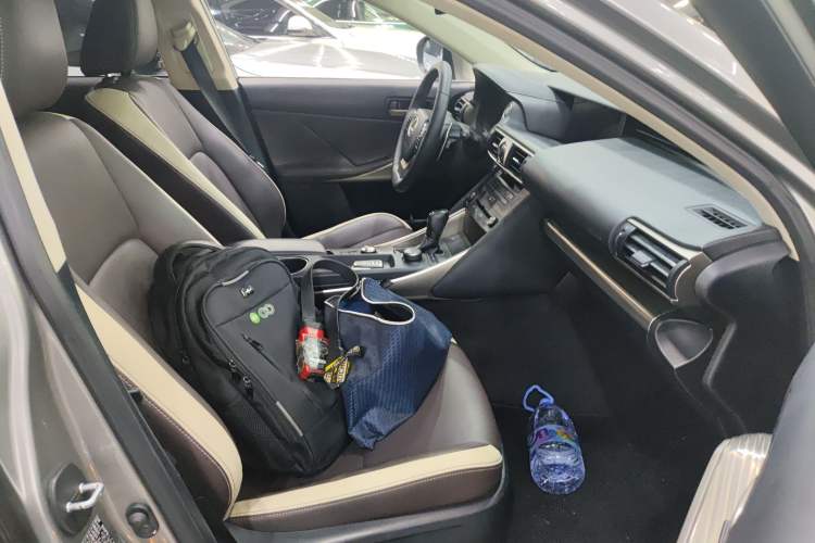 Used Lexus IS 2017 300 FENGSHANG Edition Right Front Seat