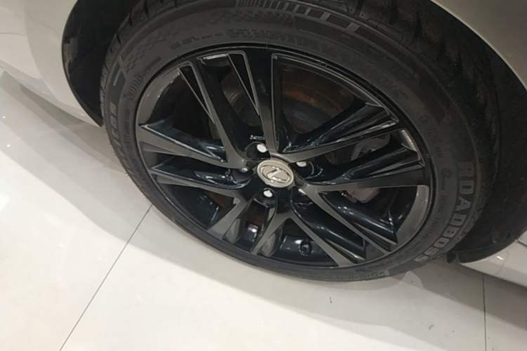 Used Lexus IS 2017 300 FENGSHANG Edition Right Rear Wheel Hub