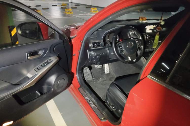 Used Lexus IS 2017 300 F SPORT Edition Driver Seat