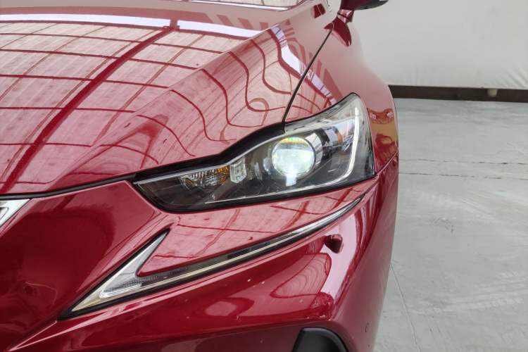 Used Lexus IS 2017 300 Leading Edition Exterior 2