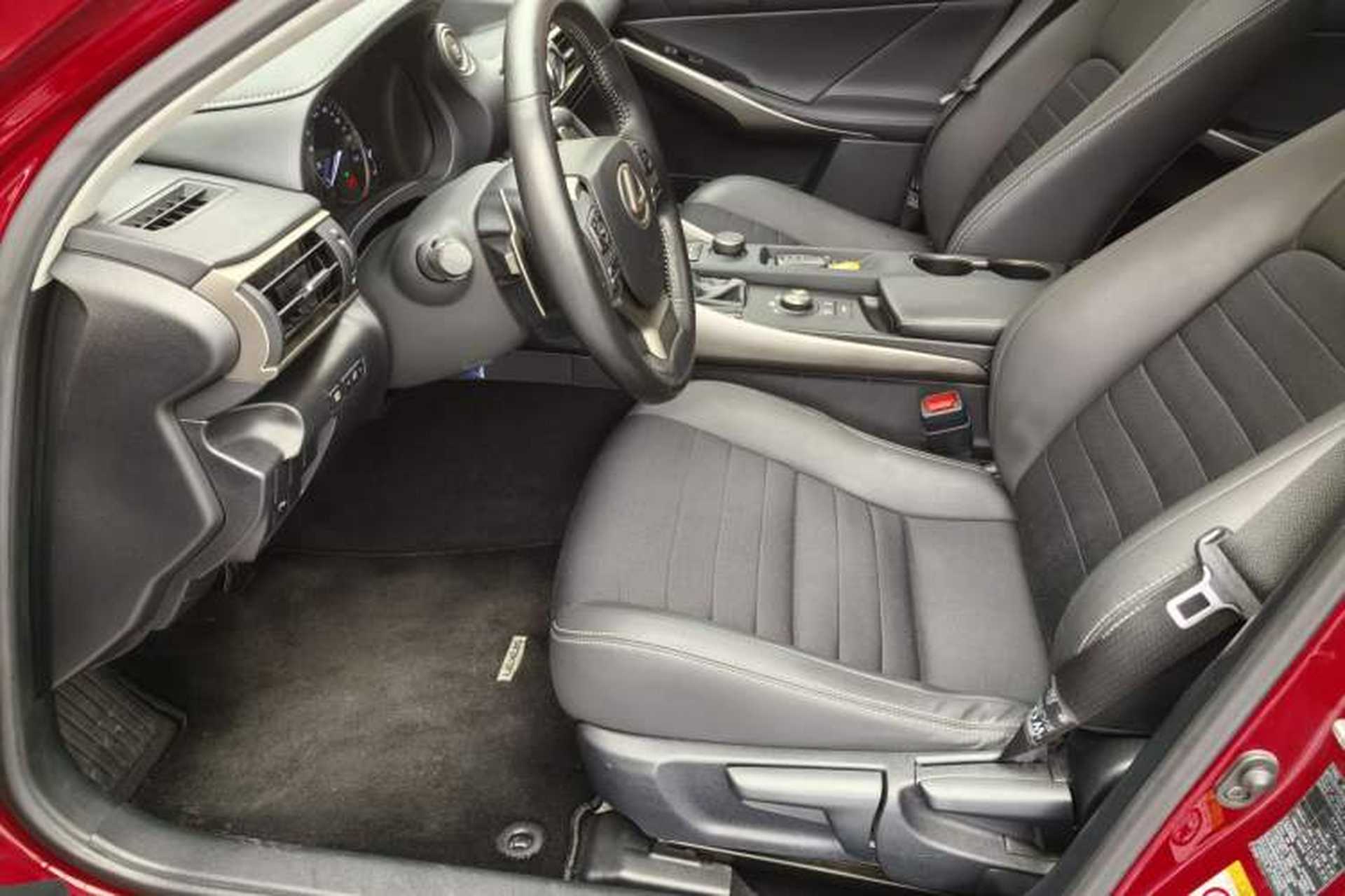 Used Lexus IS 2017 300 Leading Edition Exterior 8