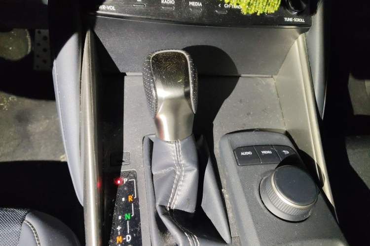 Used Lexus IS 2017 300 F SPORT Edition Gear Lever
