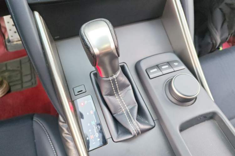 Used Lexus IS 2017 300 F SPORT Edition Gear Lever
