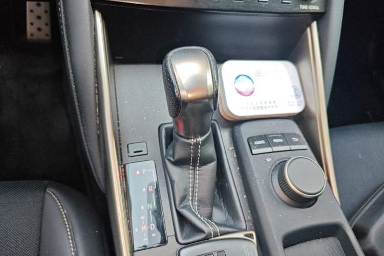 Used Lexus IS 2017 300 F SPORT Edition Gear Lever