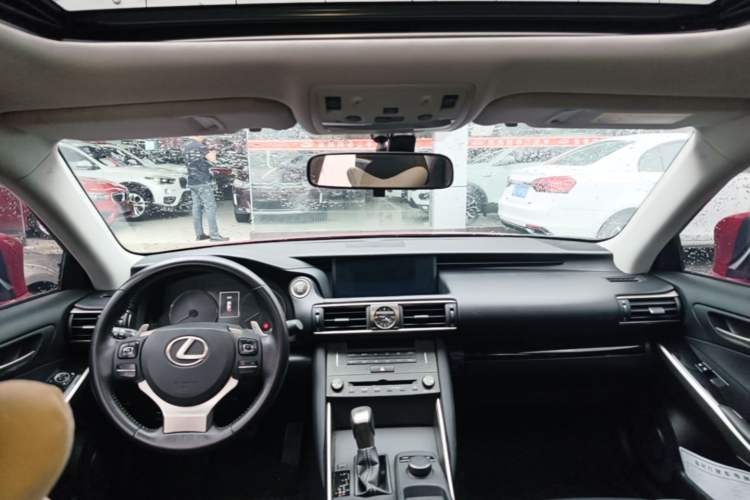 Used Lexus IS 2017 300 Leading Edition Headliner