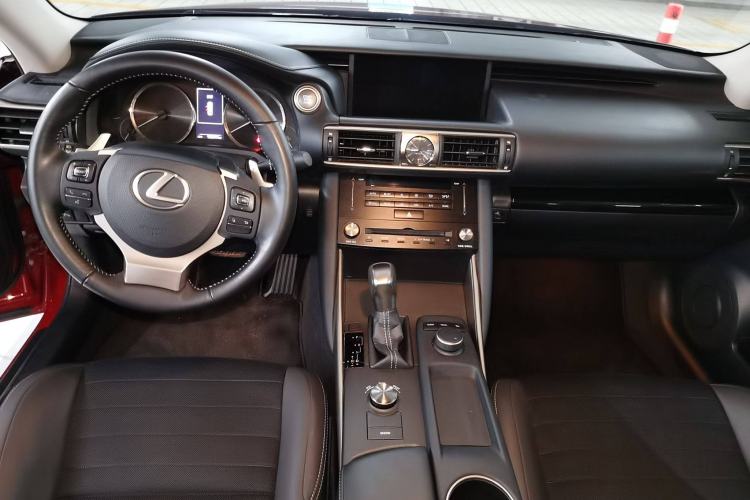 Used Lexus IS 2017 300 Leading Edition Interior 2
