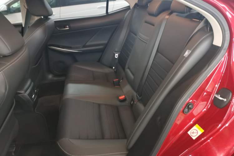 Used Lexus IS 2017 300 Leading Edition Interior 4